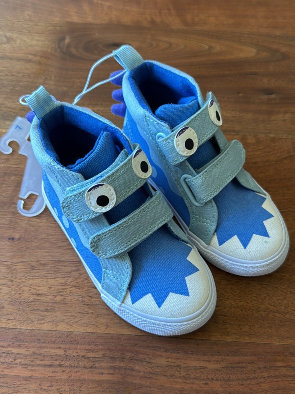 Toddler sneakers - new!